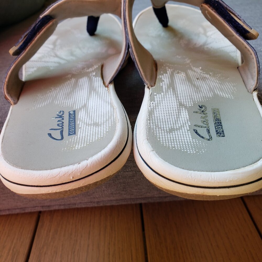 EUC CLARKS Collection Contoured Velcro Closure Thong Sandals blue canvas (8) - Picture 5 of 8